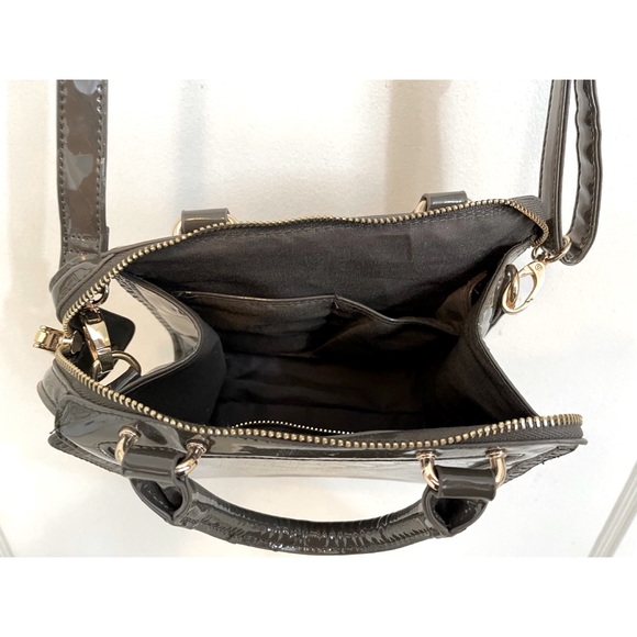 BCBG PARIS Patent Crossbody, gray - Picture 4 of 5
